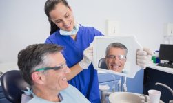 Îngrijirea după implantul dentar